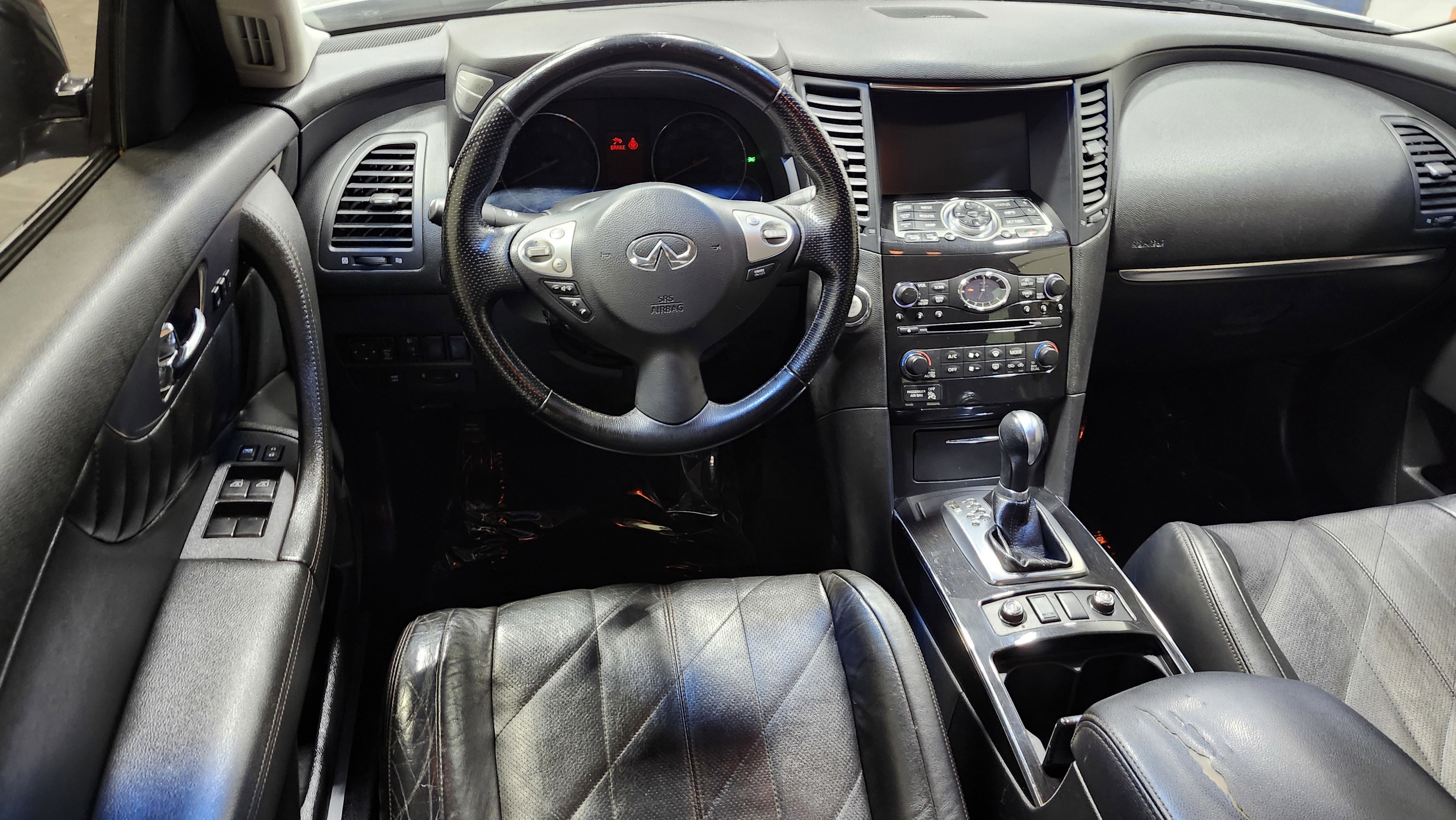 Used 2011 INFINITI FX35 AWD w/ Premium Pkg image 29