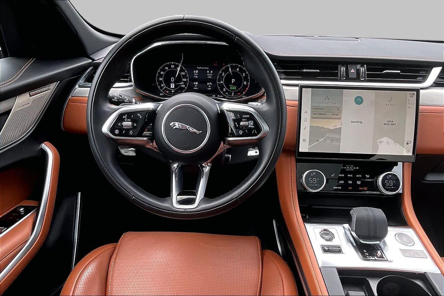 Used 2025 Jaguar F-PACE R-Dynamic S AWD/4WD image 5