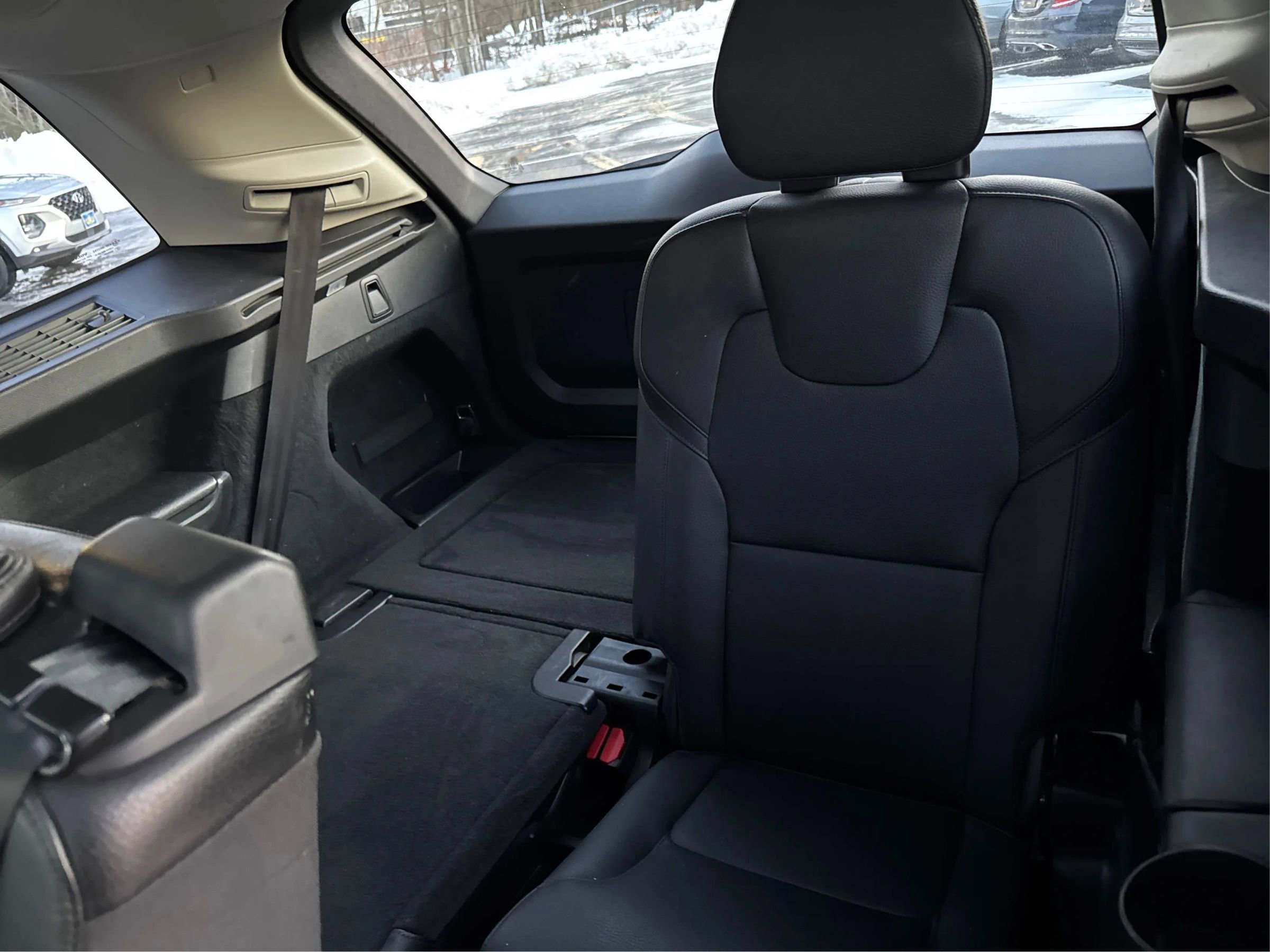 Used 2018 Volvo XC90 T5 Momentum w/ Convenience Package image 31