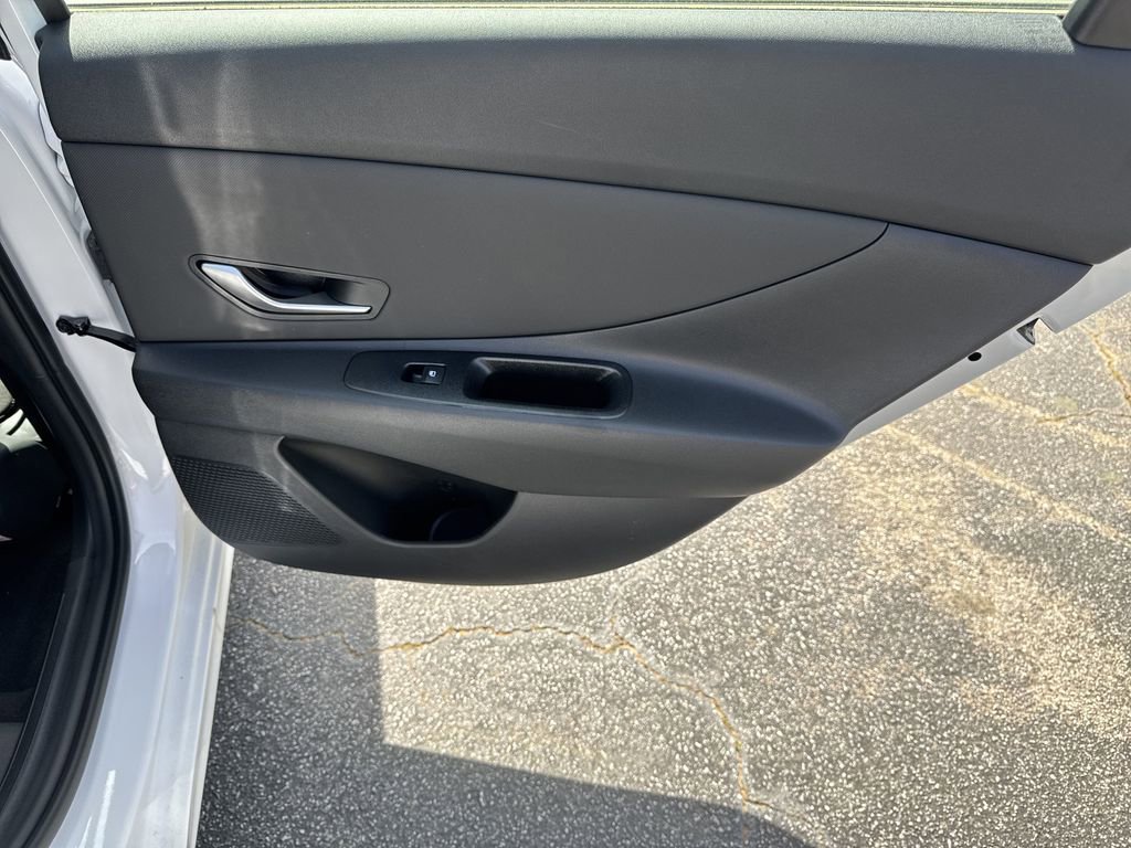 New 2025 Hyundai Elantra SEL FWD image 16