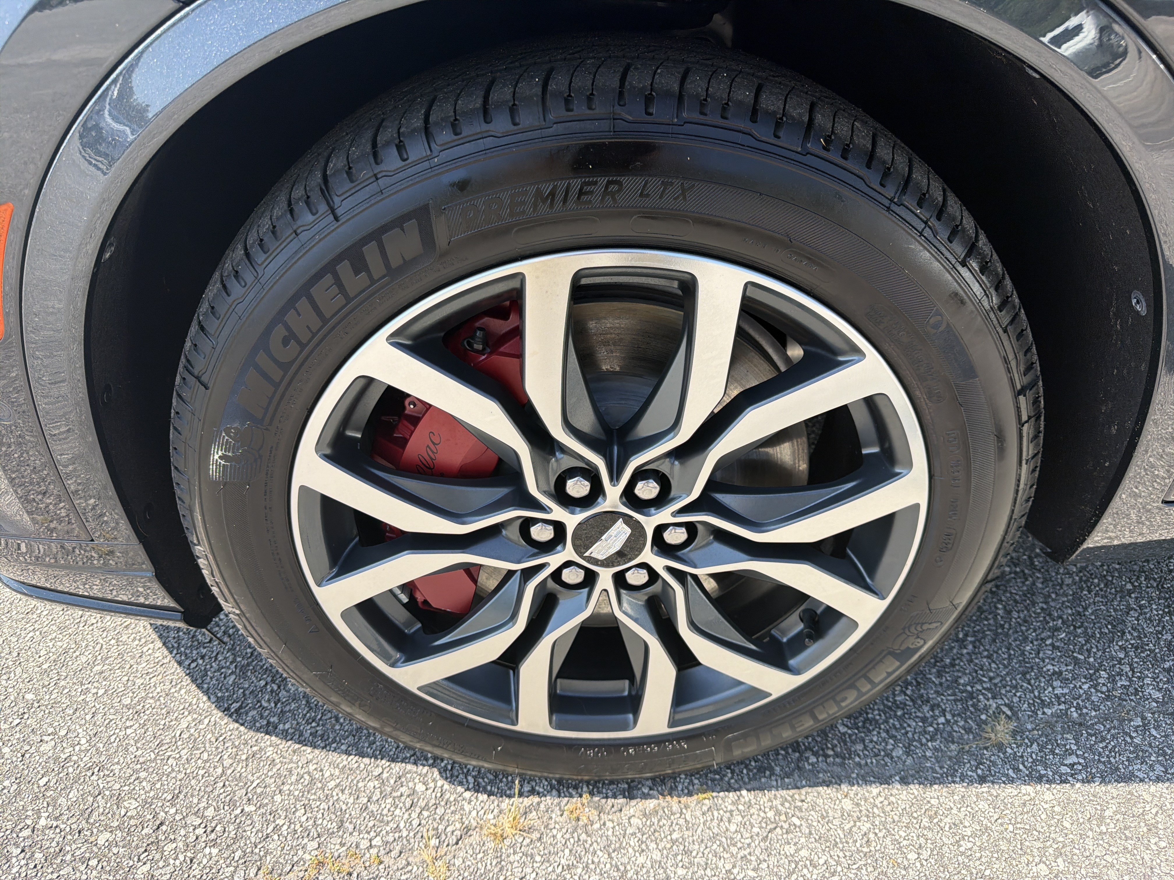 Used 2023 Cadillac XT6 Sport w/ Technology Package AWD/4WD image 12