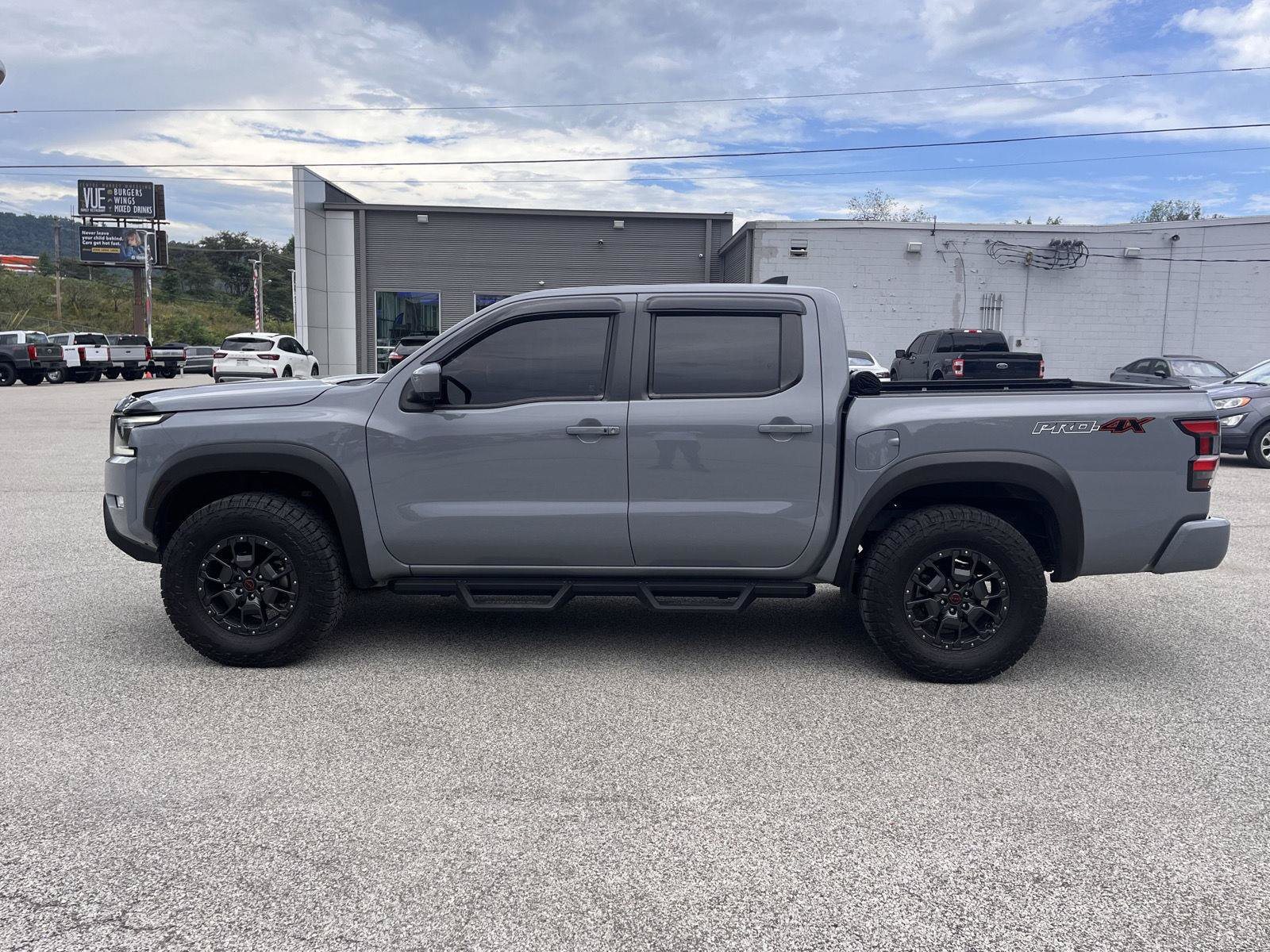 Used 2023 Nissan Frontier PRO-4X w/ Pro-4X Premium Package AWD/4WD image 5