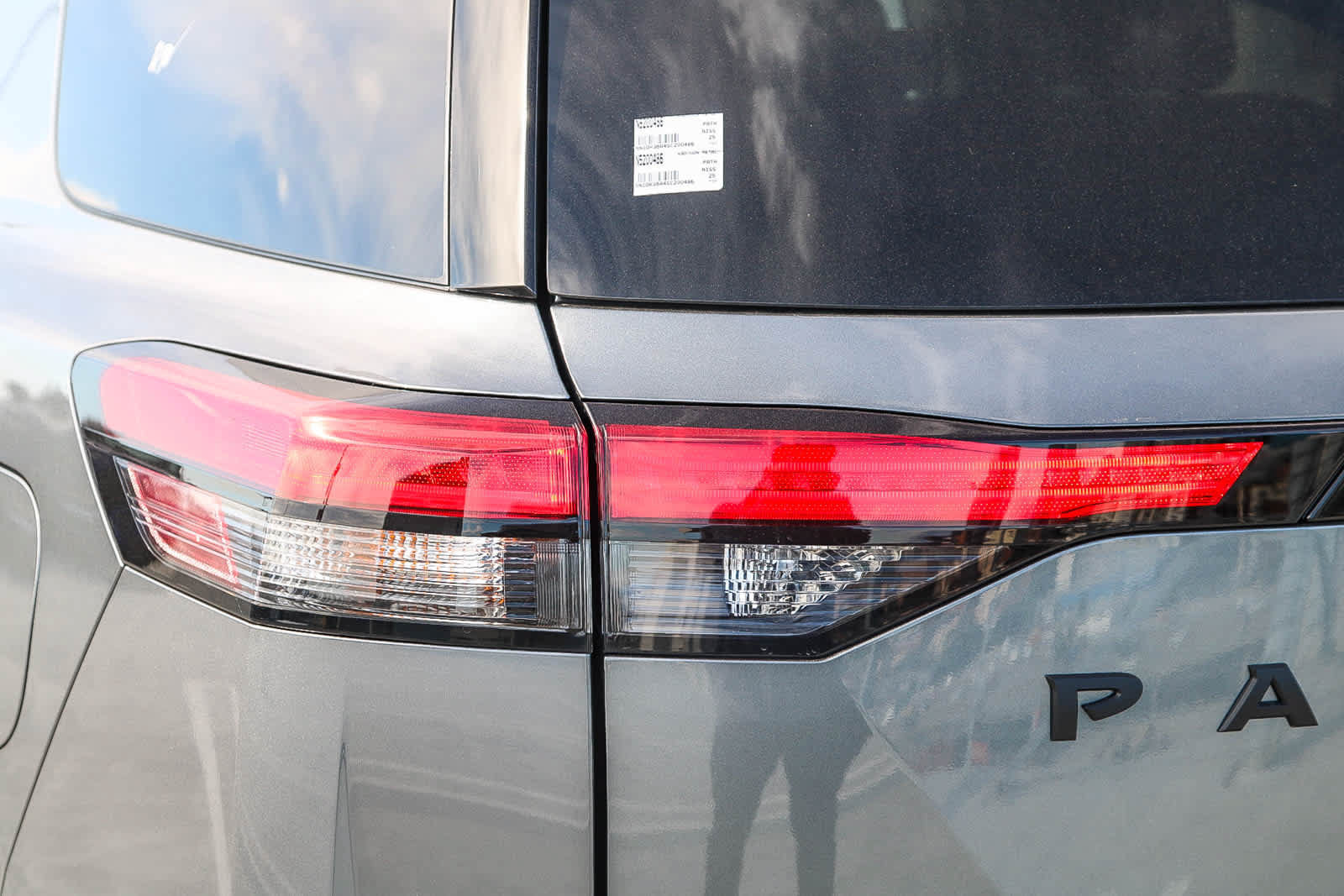 New 2025 Nissan Pathfinder SV w/ Black Appearance Package FWD image 9