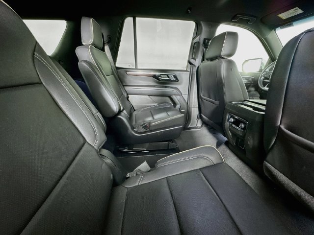 Used 2025 Chevrolet Tahoe Premier AWD/4WD image 23