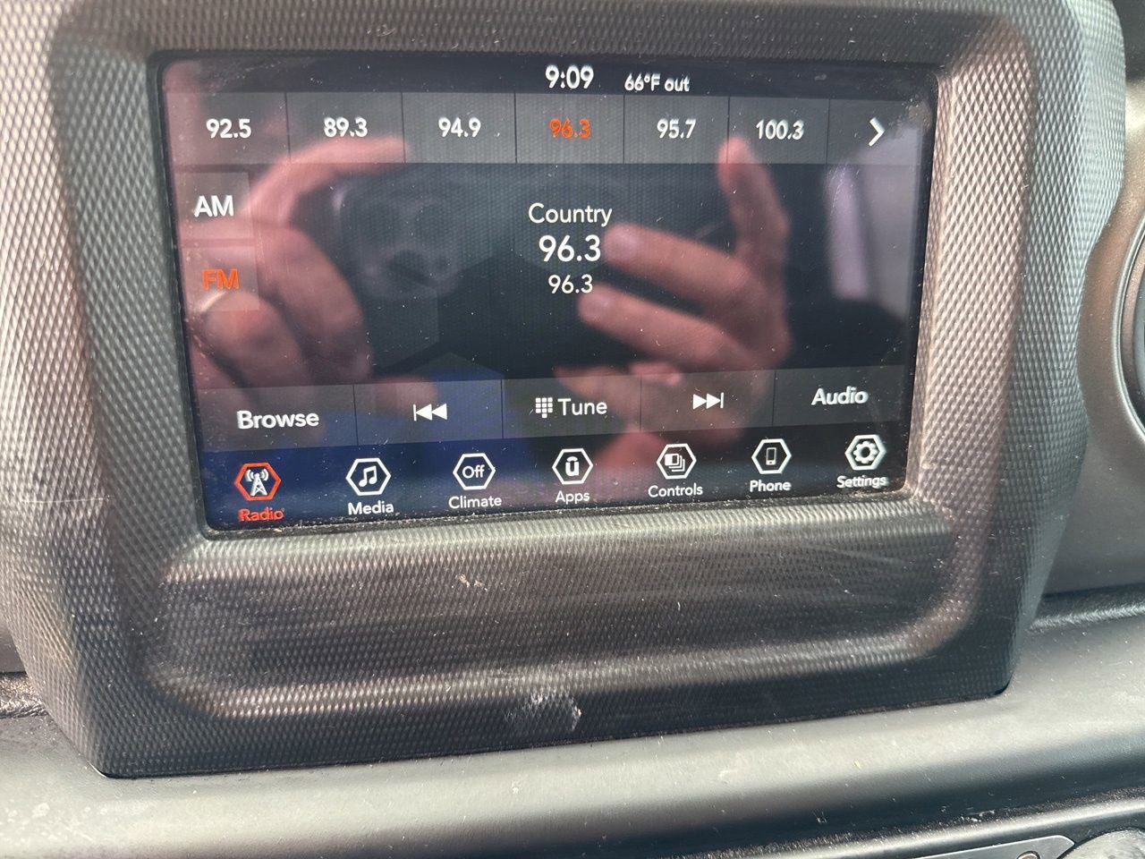 Used 2023 Jeep Wrangler Sport S image 26