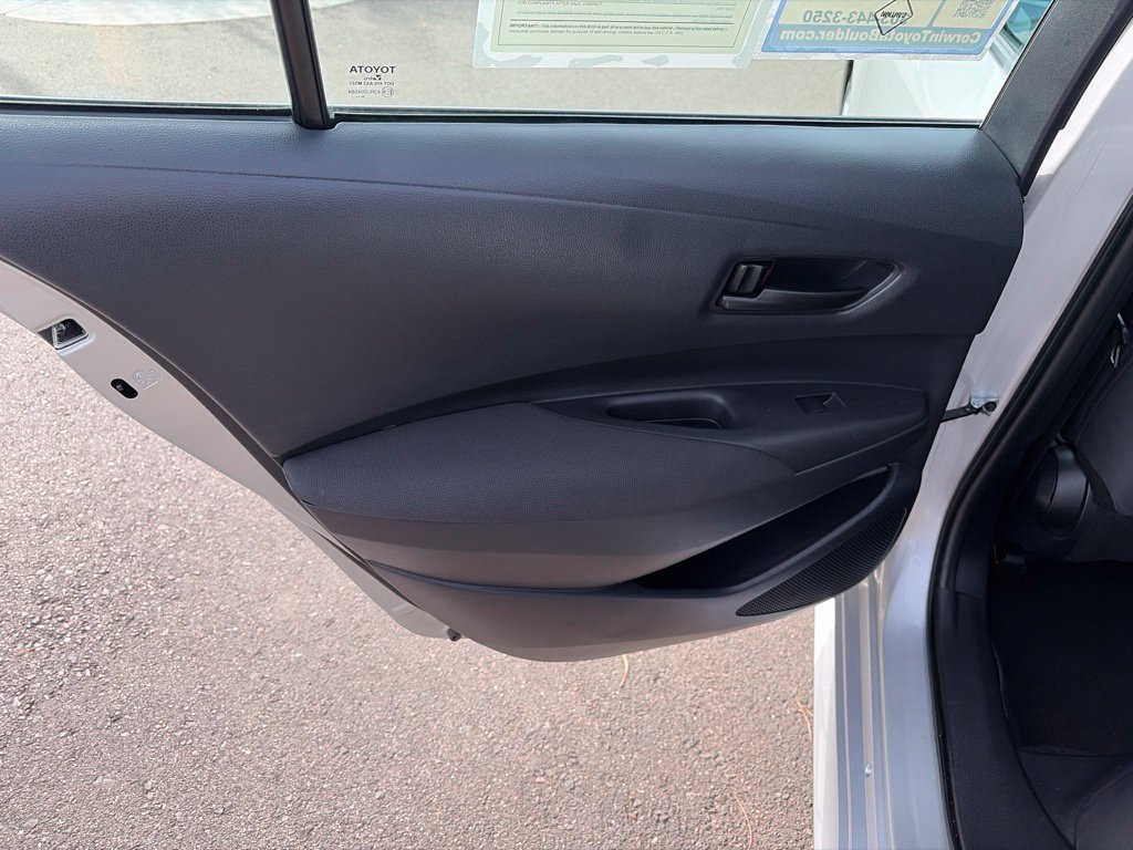 Used 2025 Toyota Corolla LE FWD image 18