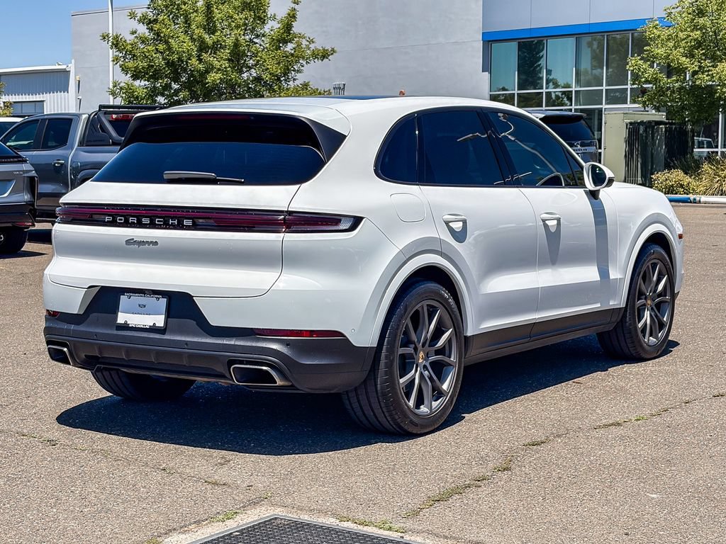 Used 2024 Porsche Cayenne AWD/4WD image 4