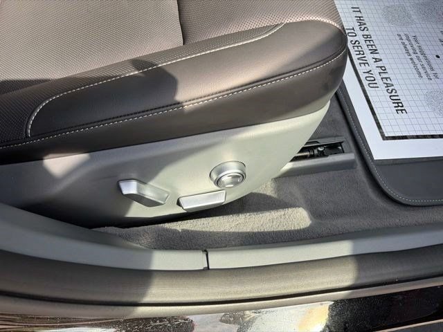 Used 2024 Lucid Air Touring AWD/4WD image 37