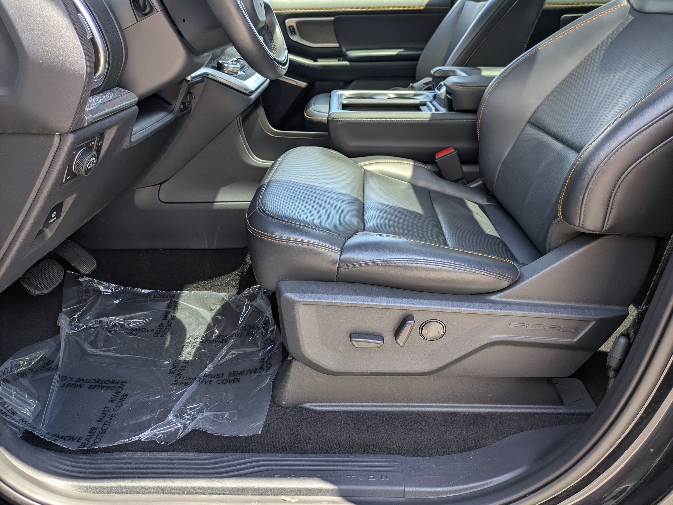 Used 2025 Ford Expedition Tremor AWD/4WD image 13