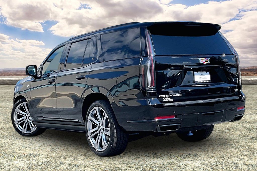 Certified 2026 Cadillac Escalade Platinum Sport w/ LPO, Floor Liner Package AWD/4WD image 4
