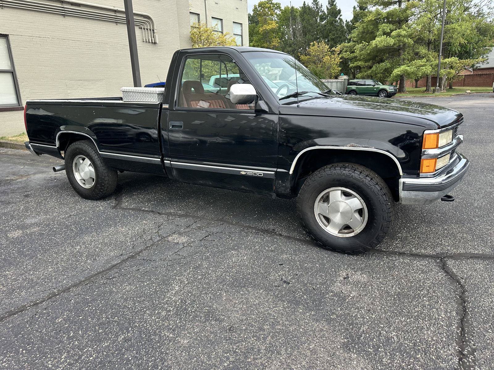 Used 1994 Chevrolet Silverado 1500 4x4 Regular Cab image 1