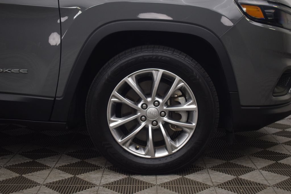 Used 2022 Jeep Cherokee Latitude Lux FWD image 32
