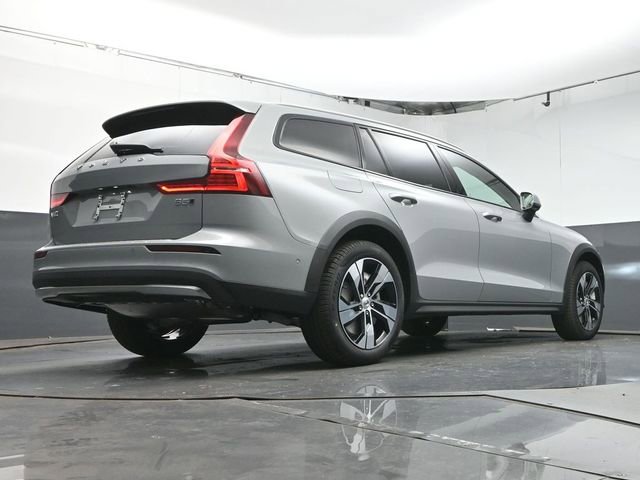 New 2026 Volvo V60 B5 Cross Country Plus w/ Protection Package Premier image 38
