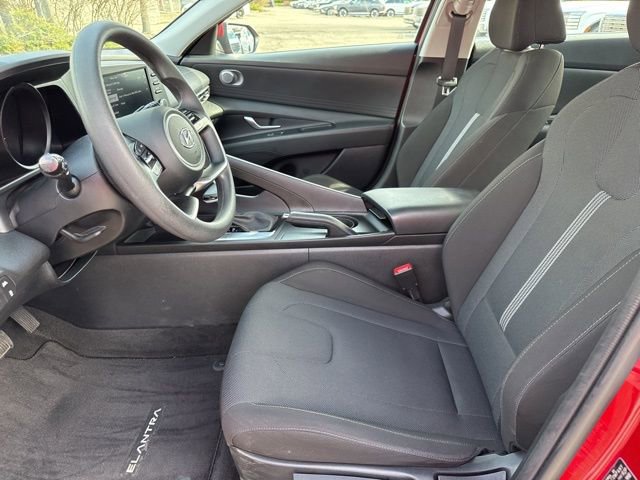 Certified 2023 Hyundai Elantra SE image 21