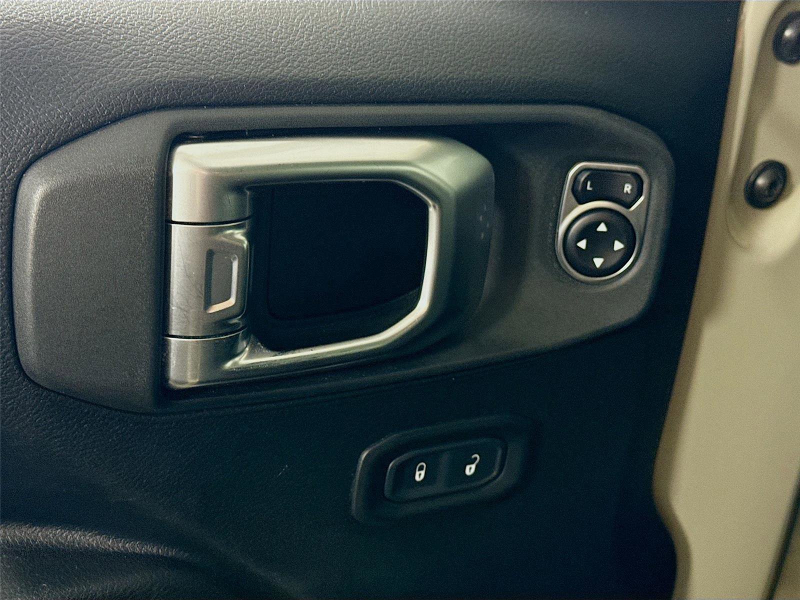 Used 2020 Jeep Gladiator Sport w/ Quick Order Package 24S image 12