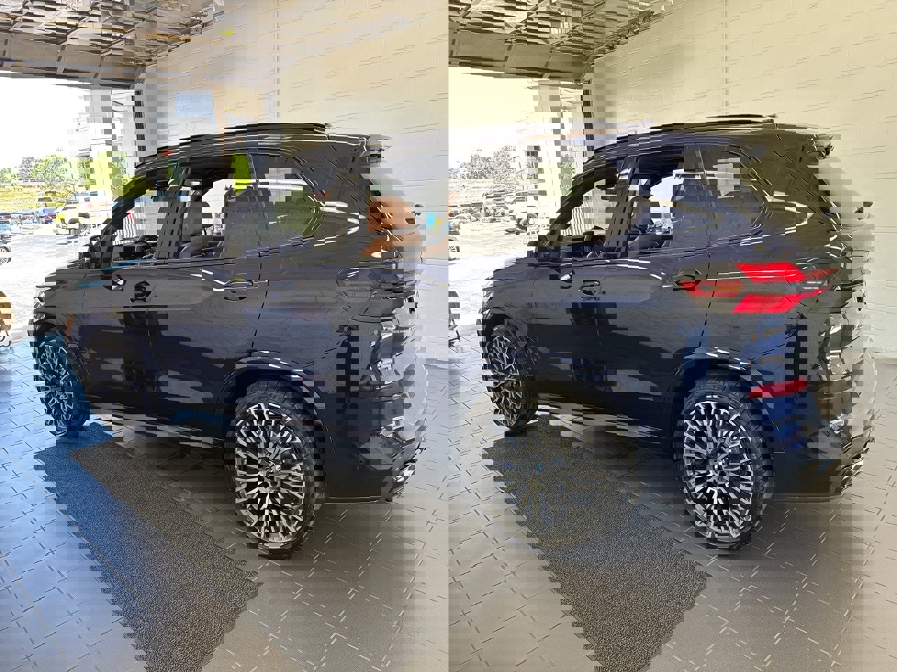 New 2026 BMW X5 xDrive40i w/ M Sport Package image 5