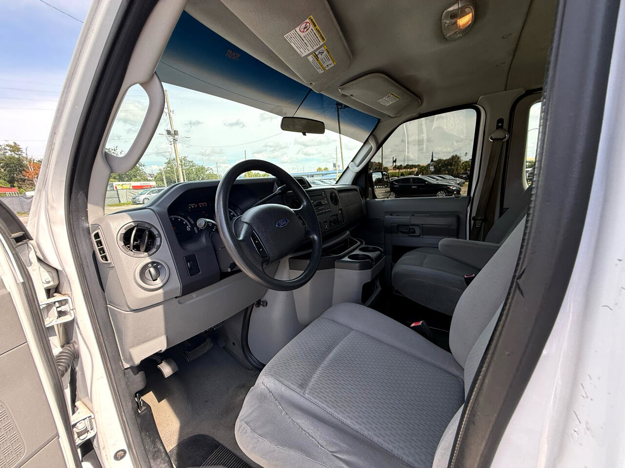 Used 2011 Ford E-150 and Econoline 150 E-150 XL image 14
