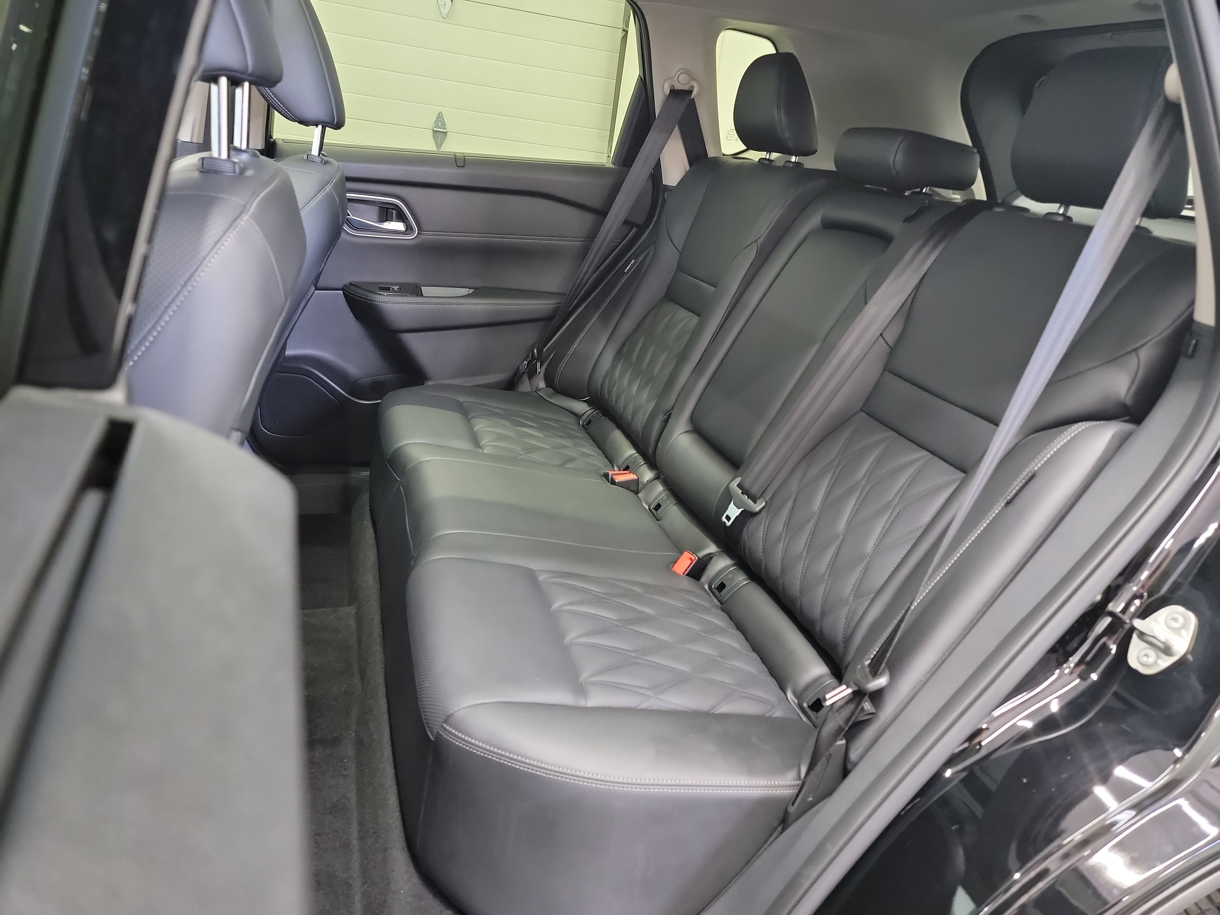 Used 2024 Nissan Rogue Platinum w/ Platinum Premium Package AWD/4WD image 28