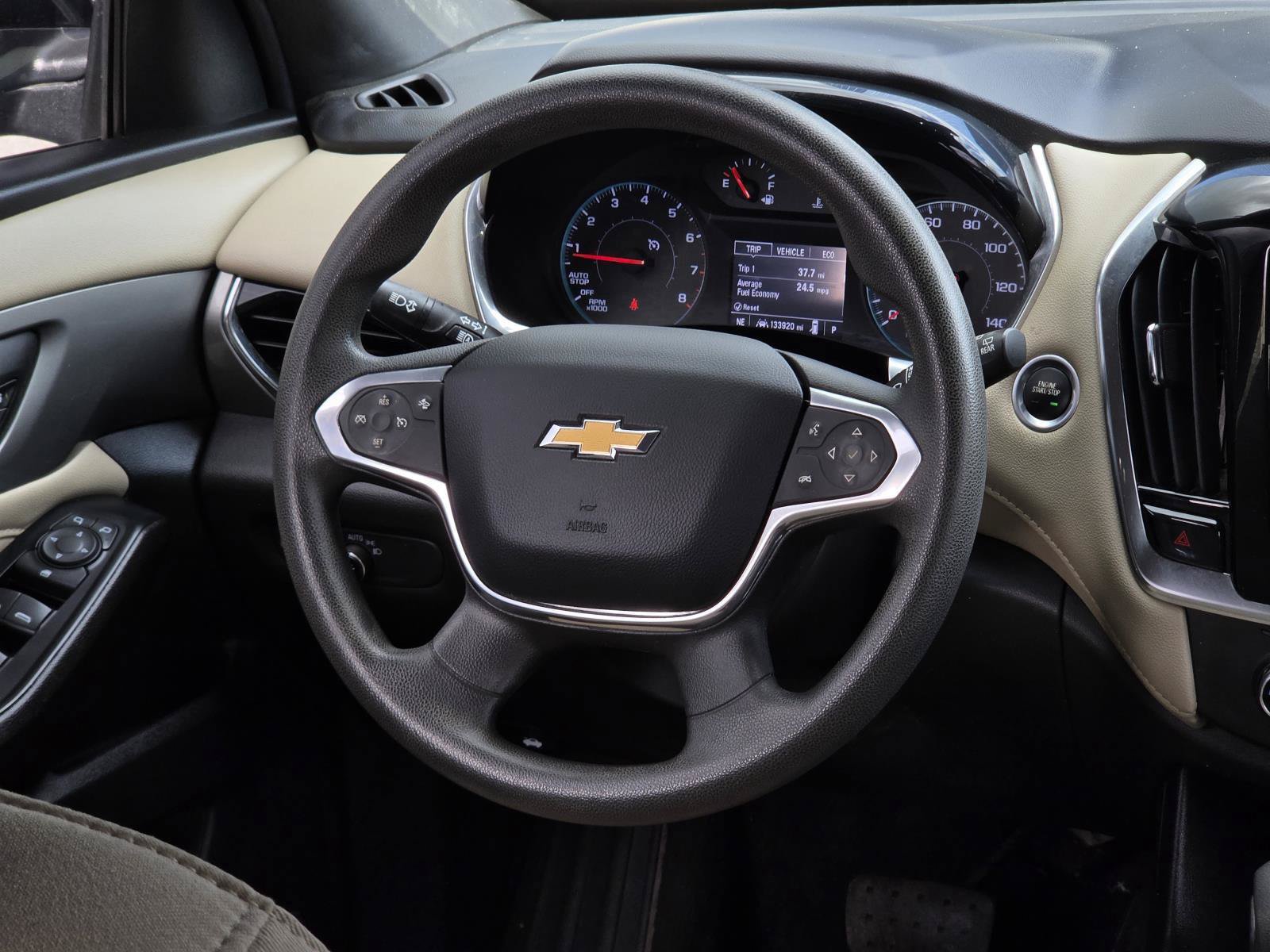 Used 2023 Chevrolet Traverse LS FWD image 16