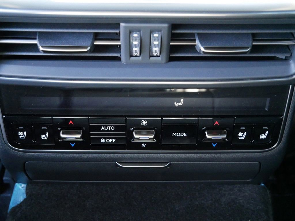 New 2026 Lexus LX 700h Luxury image 13