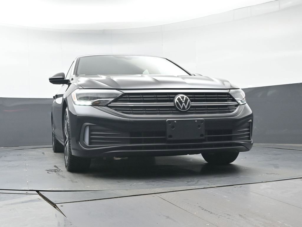 Used 2023 Volkswagen Jetta Sport image 32