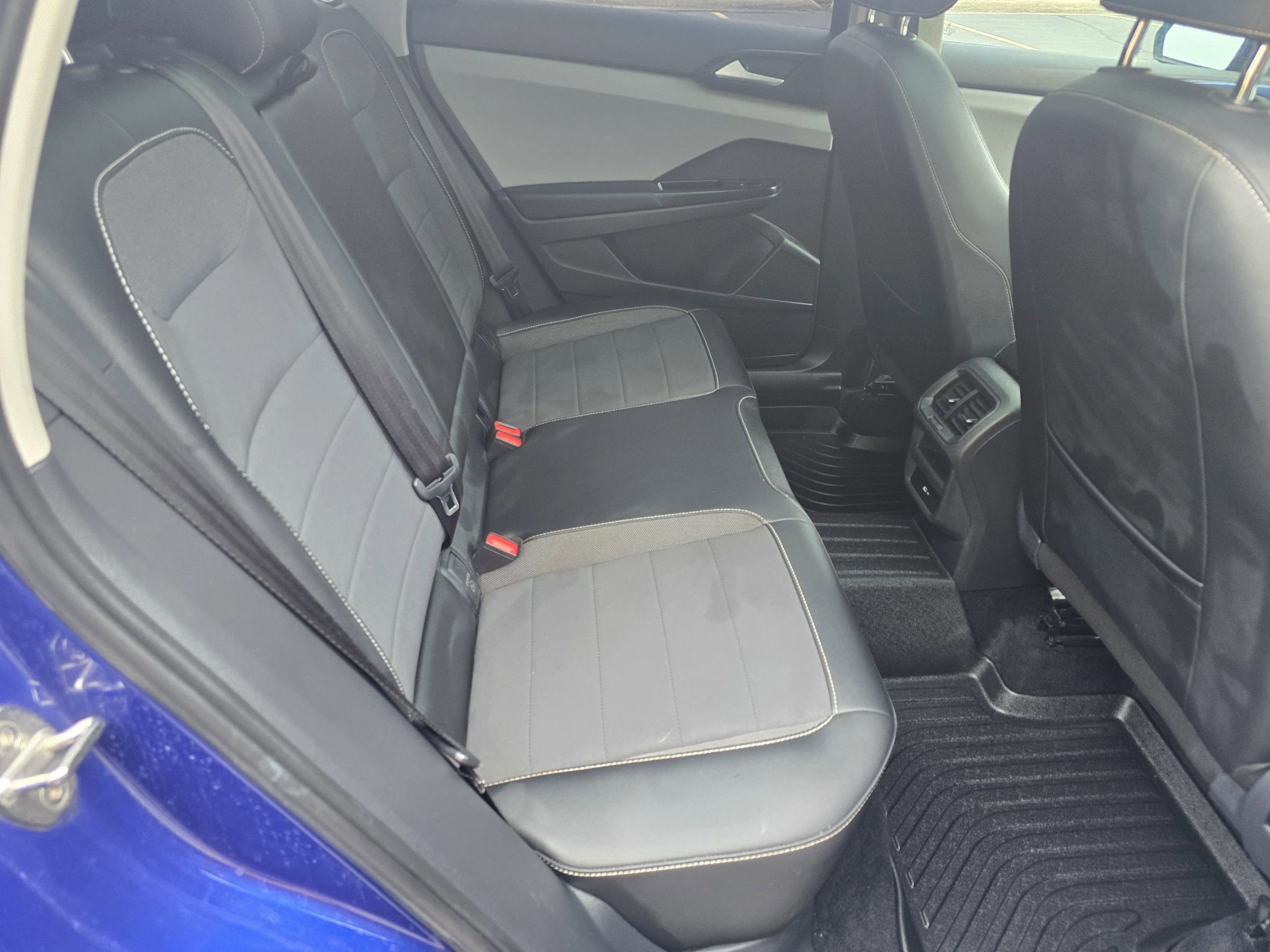 Used 2022 Volkswagen Taos SE image 22