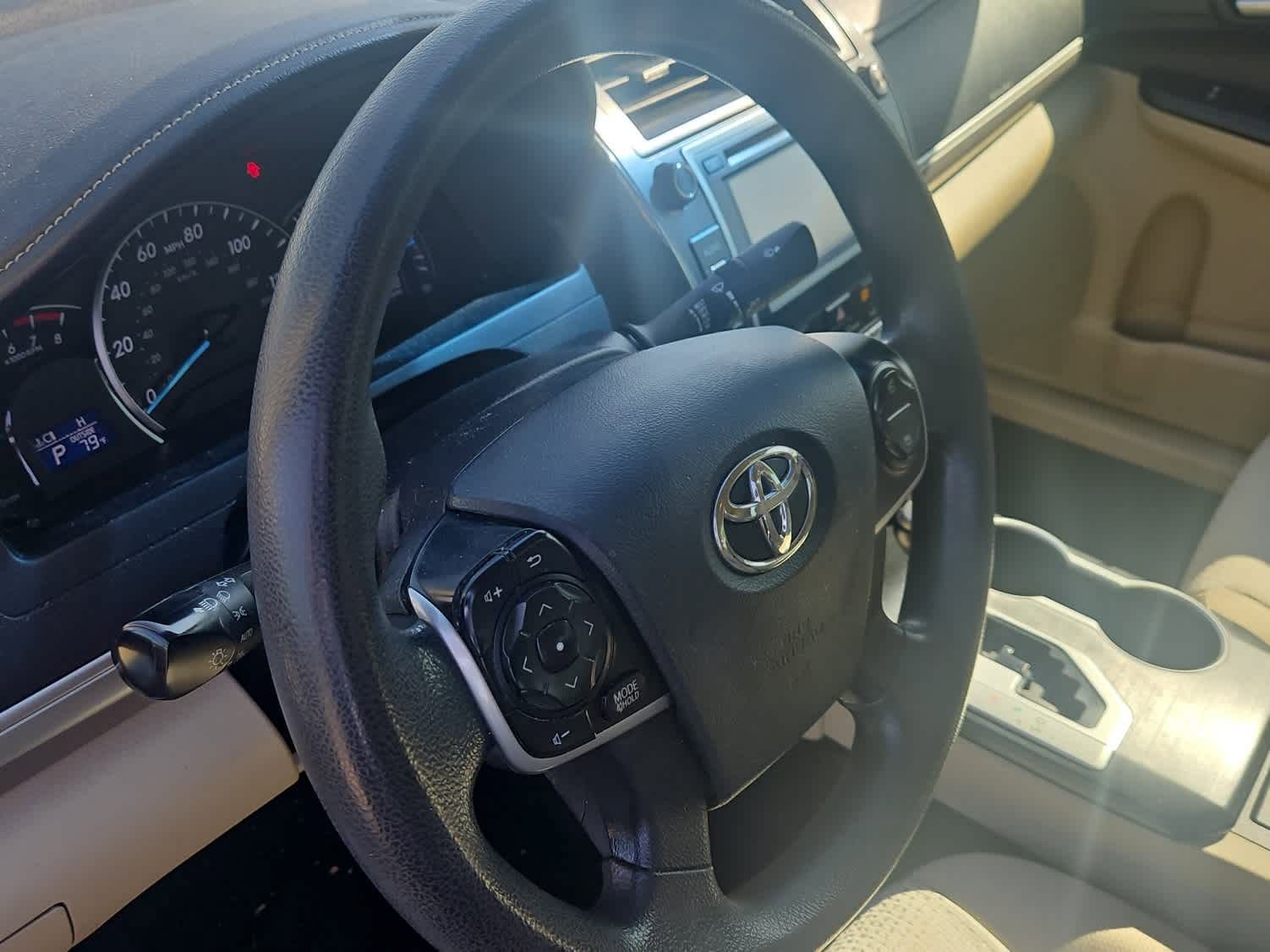 Used 2012 Toyota Camry LE FWD image 2