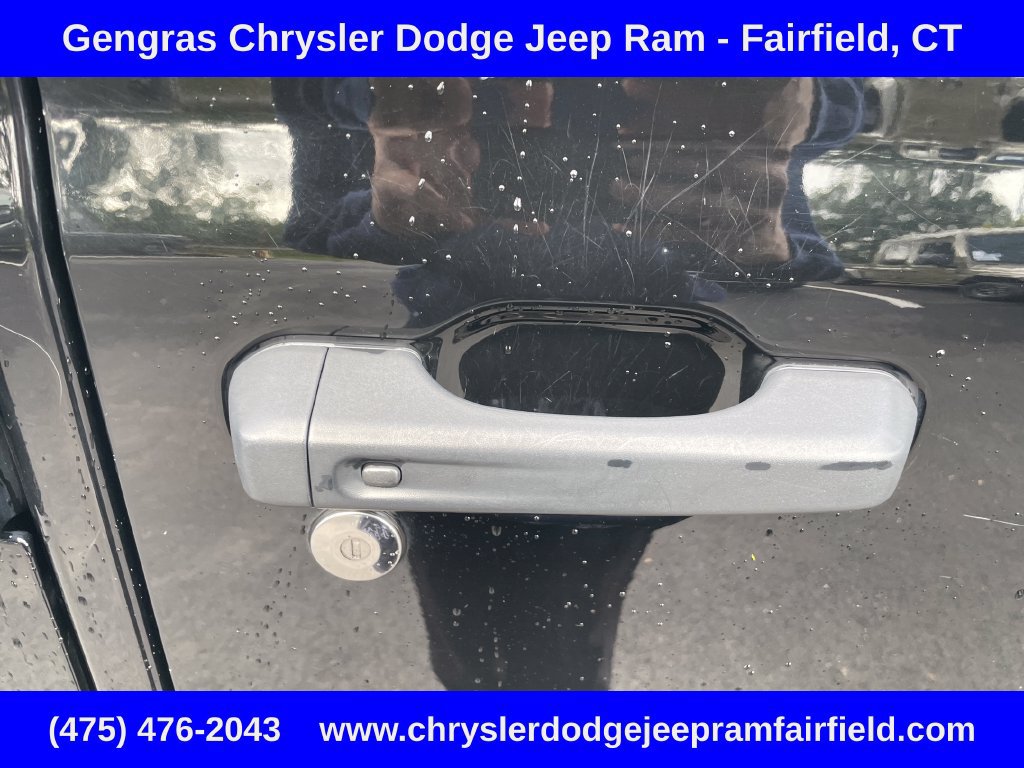 Certified 2024 Jeep Wrangler Unlimited w/ Convenience Group AWD/4WD image 19