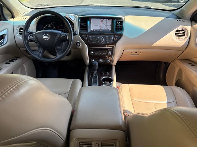 Used 2016 Nissan Pathfinder Platinum w/ Family Entertainment Package FWD image 19