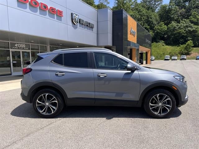 Used 2022 Buick Encore GX Select w/ Advanced Technology Package AWD/4WD image 7