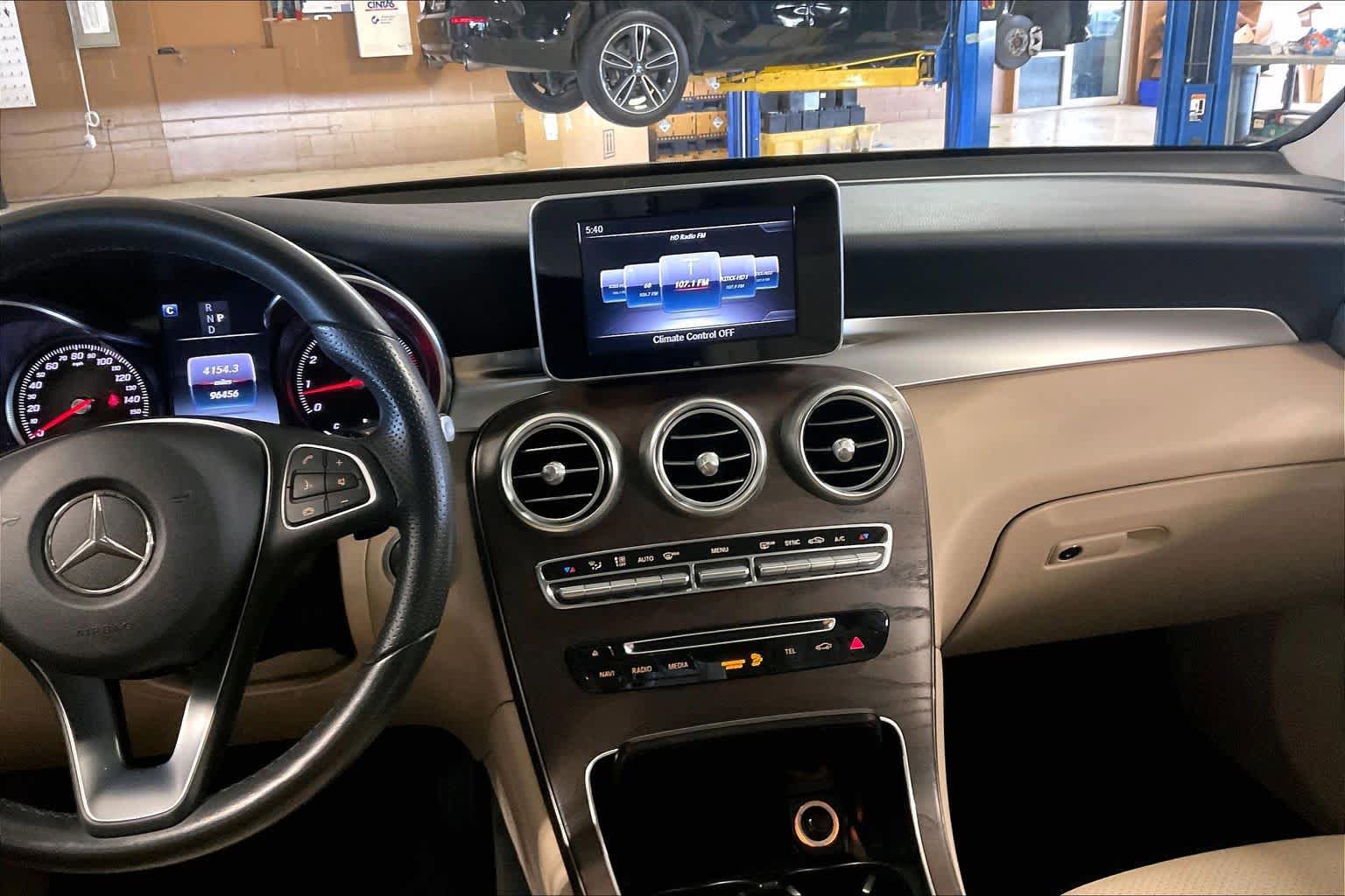 Used 2019 Mercedes-Benz GLC 300 image 6