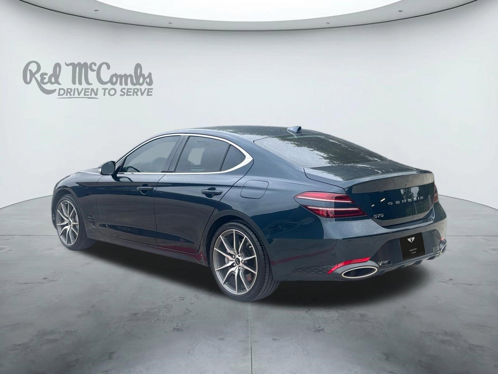 Used 2024 Genesis G70 2.5T image 3