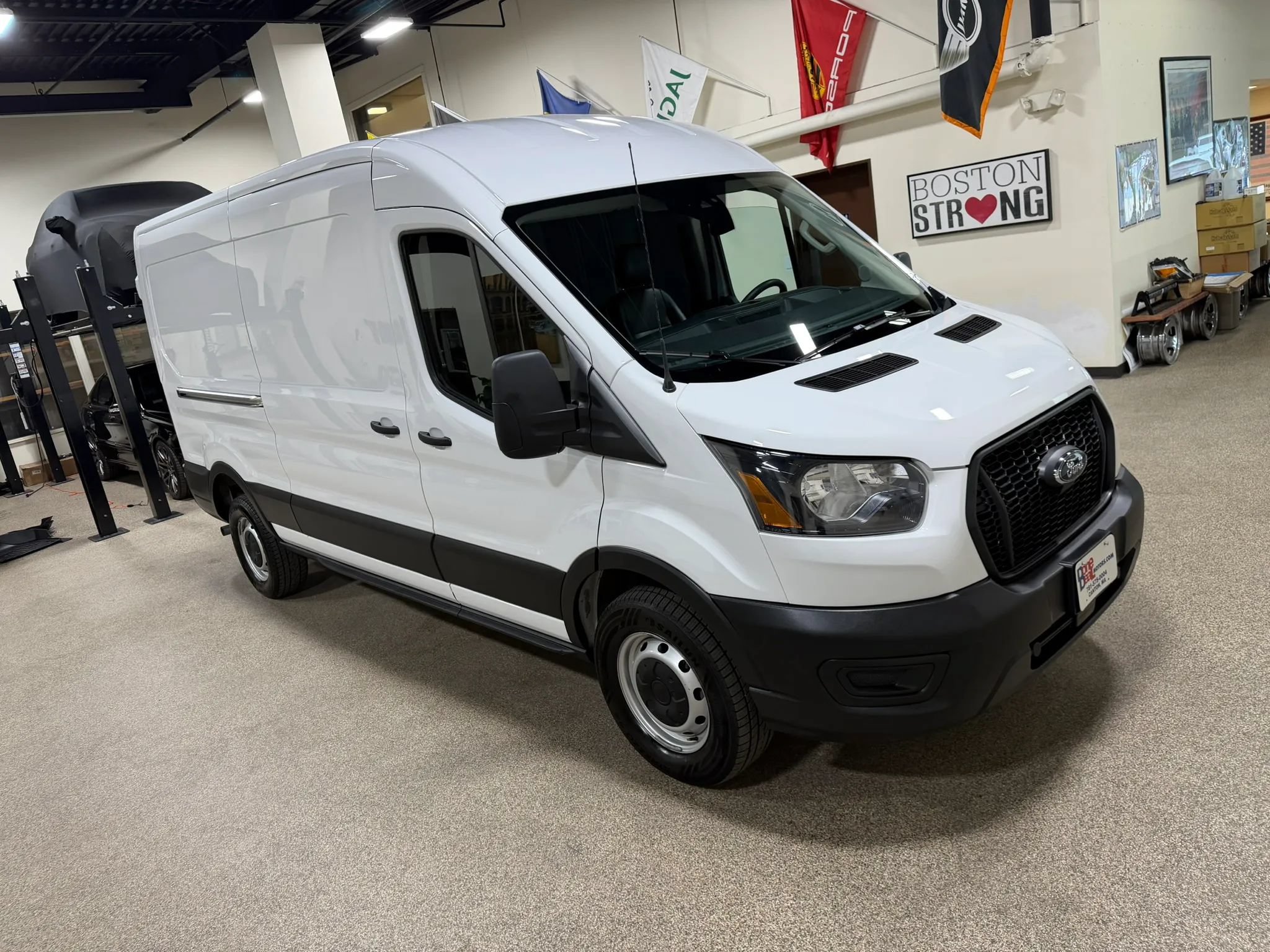Used 2025 Ford Transit 250 148 Medium Roof RWD image 13