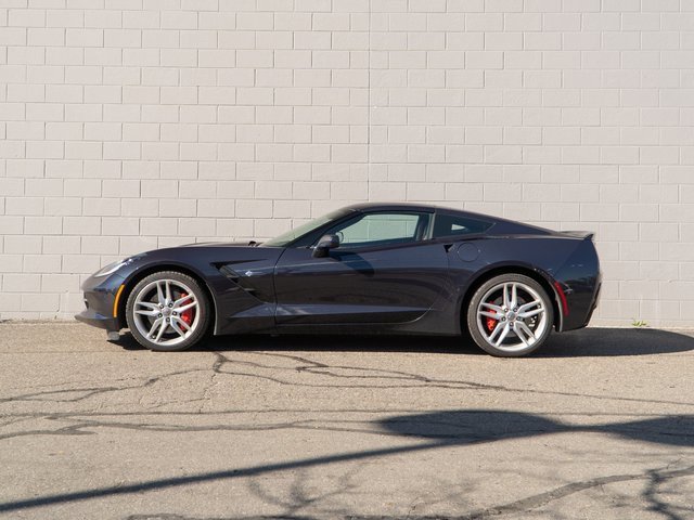 Used 2015 Chevrolet Corvette Stingray Coupe w/ 3LT Preferred Equipment Group video 2