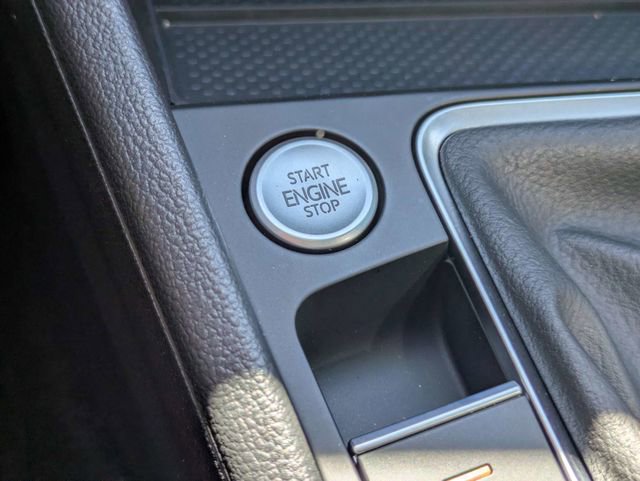 Used 2025 Volkswagen Jetta SE image 29