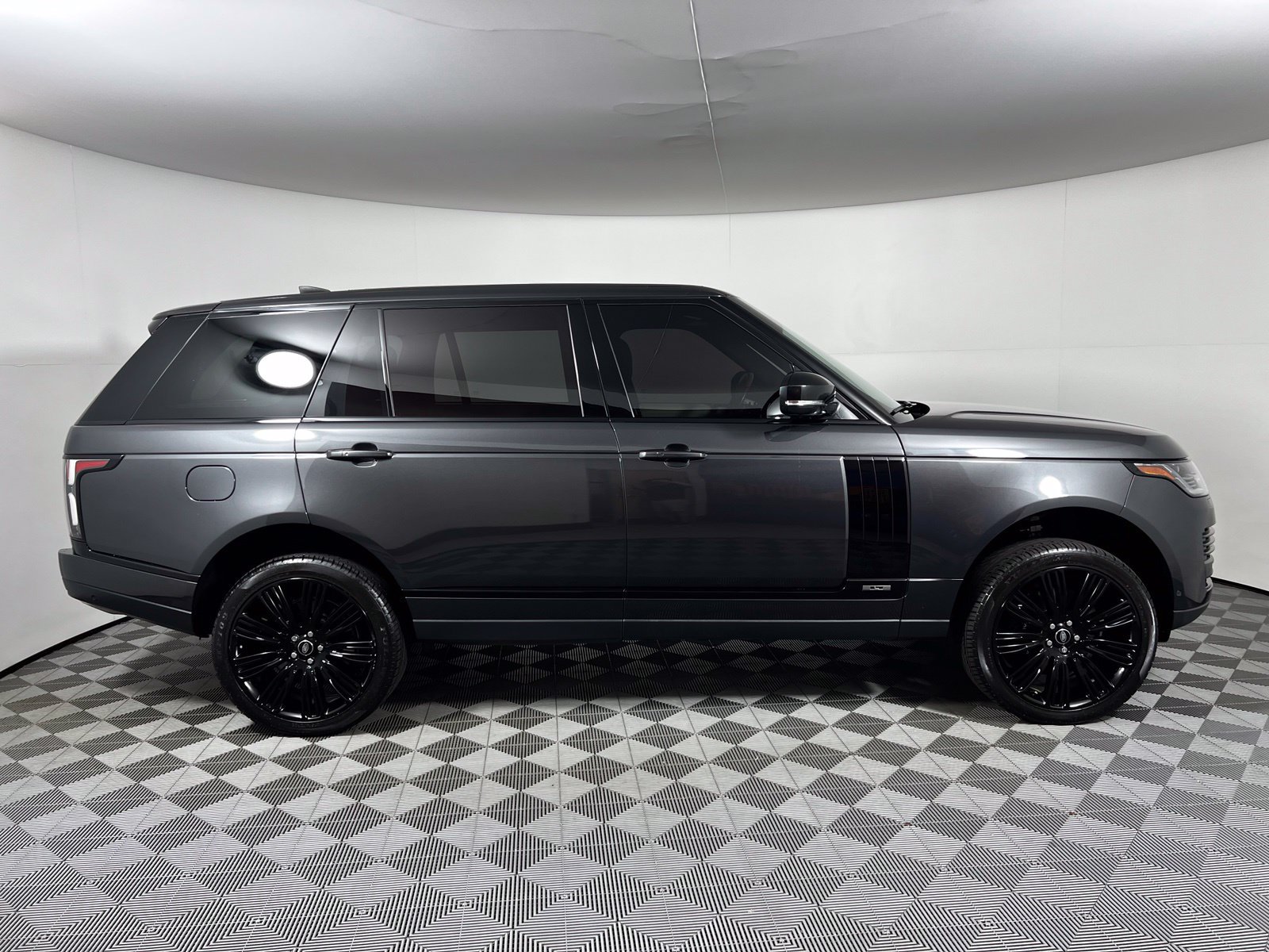 Used 2021 Land Rover Range Rover P525 Westminster Edition LWB AWD/4WD image 4