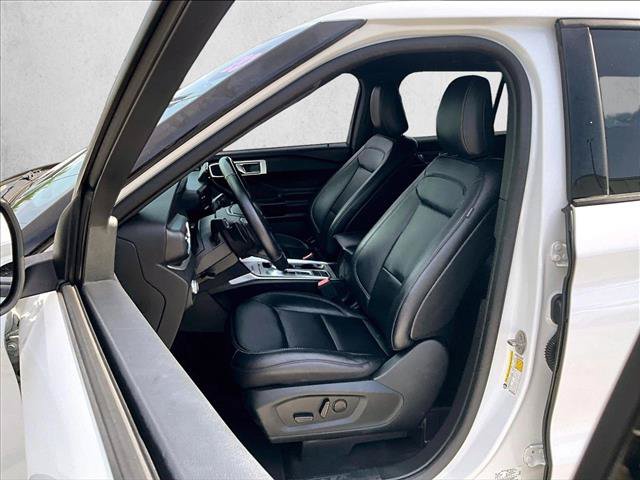 Used 2020 Ford Explorer XLT w/ Equipment Group 202A RWD image 27