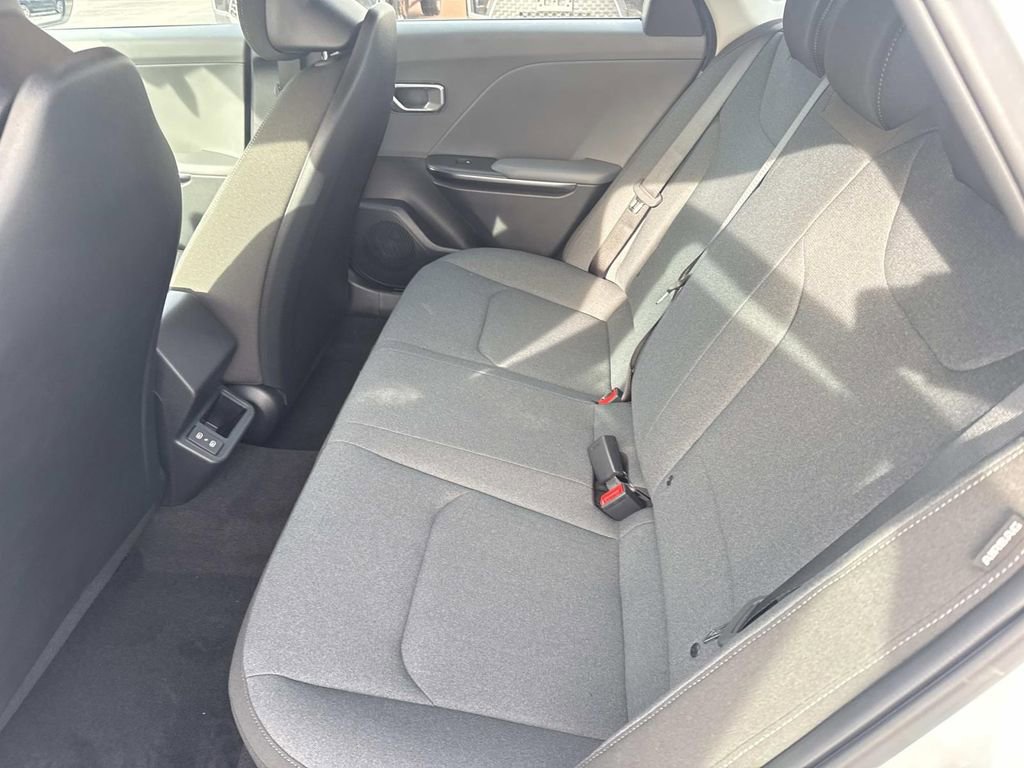 New 2025 Kia K4 LX image 7