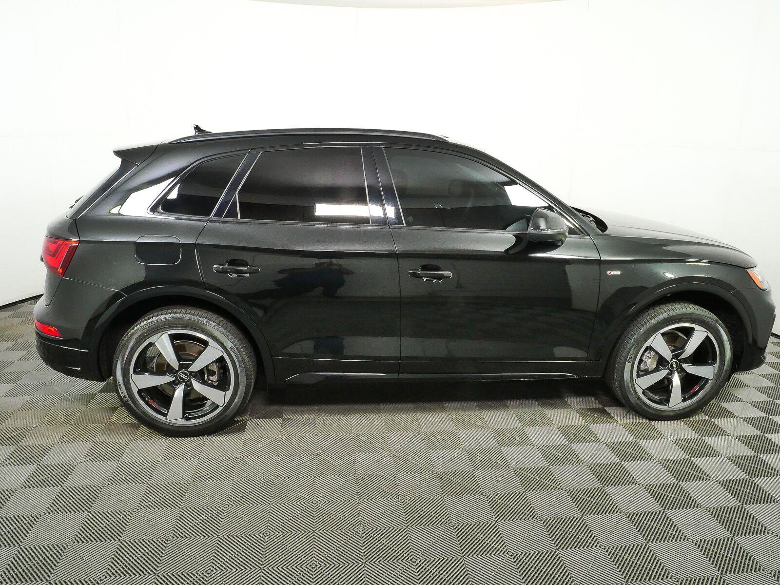 Used 2023 Audi Q5 2.0T Premium Plus AWD/4WD image 2