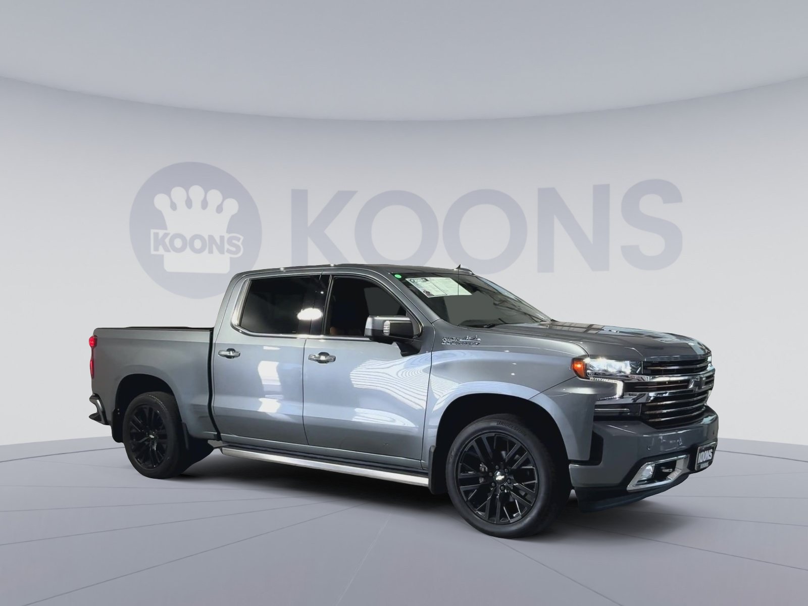 Used 2020 Chevrolet Silverado 1500 High Country w/ Technology Package AWD/4WD image 2