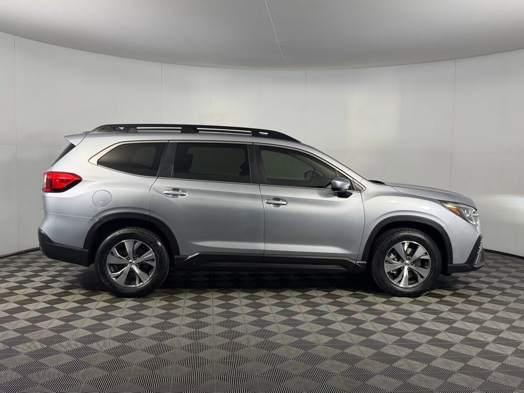 Used 2025 Subaru Ascent Premium AWD/4WD image 5