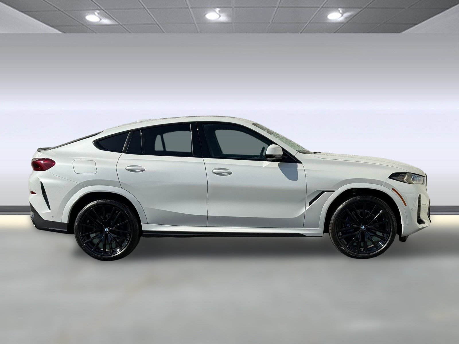 New 2026 BMW X6 xDrive40i w/ Climate Comfort Package image 7