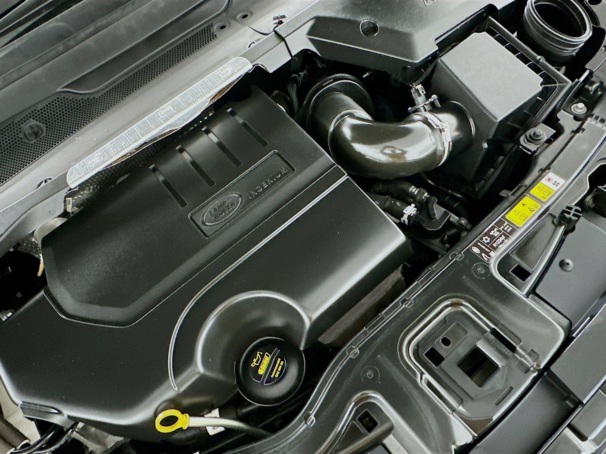 Used 2023 Land Rover Discovery Sport SE R-Dynamic image 32