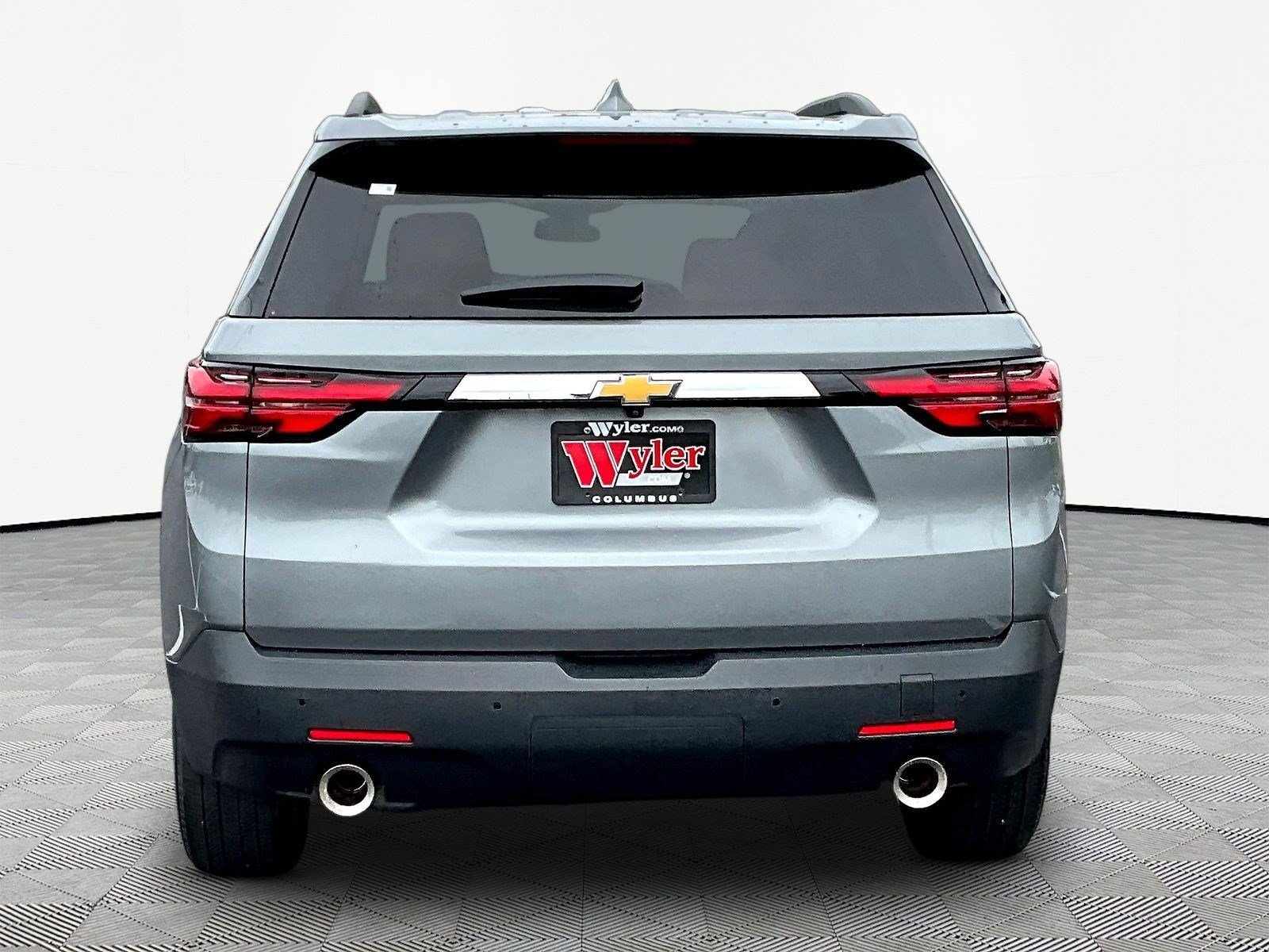Used 2023 Chevrolet Traverse LT FWD image 5