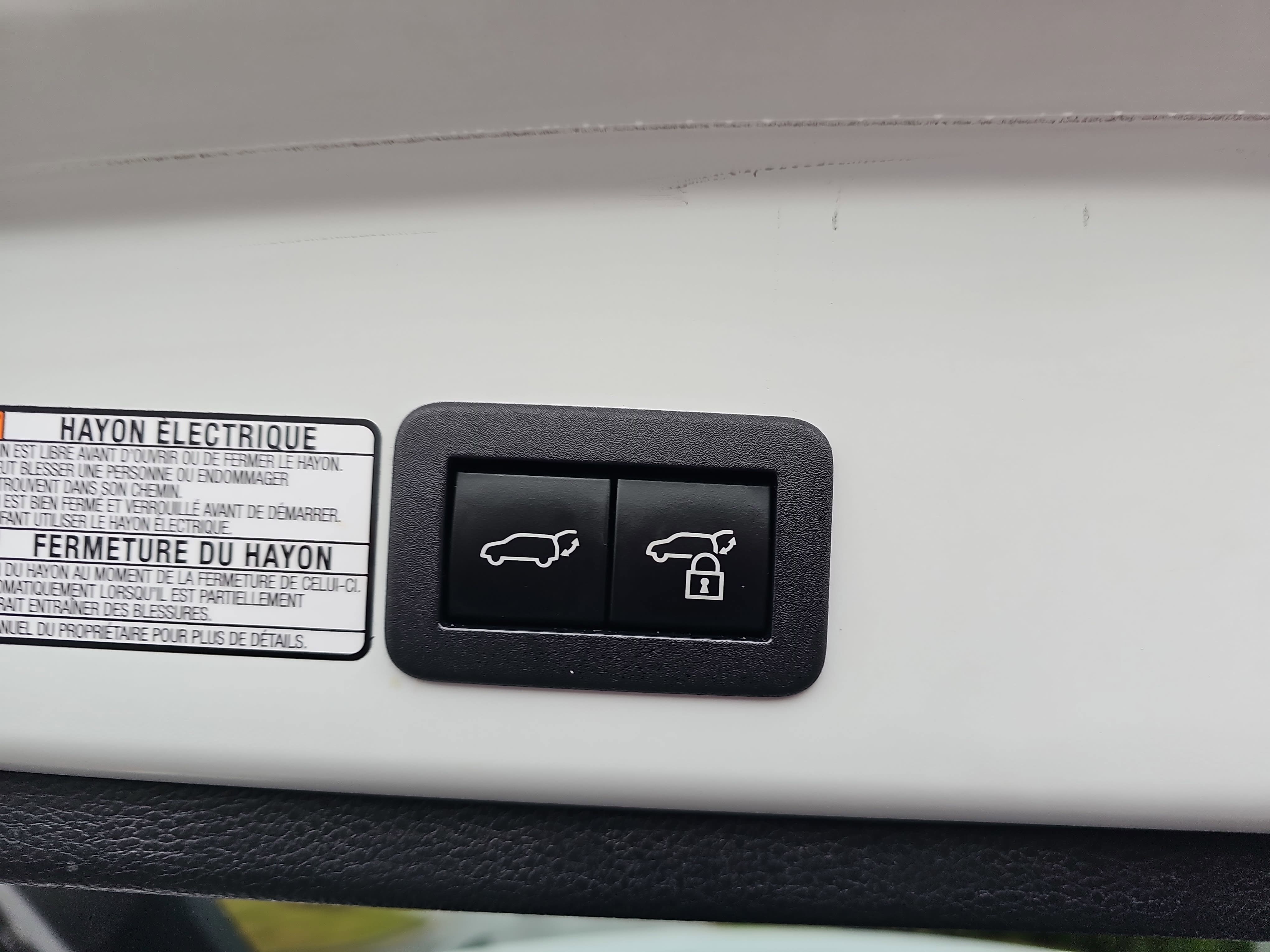 Used 2023 Toyota Corolla Cross XLE w/ Convenience Package AWD/4WD image 13