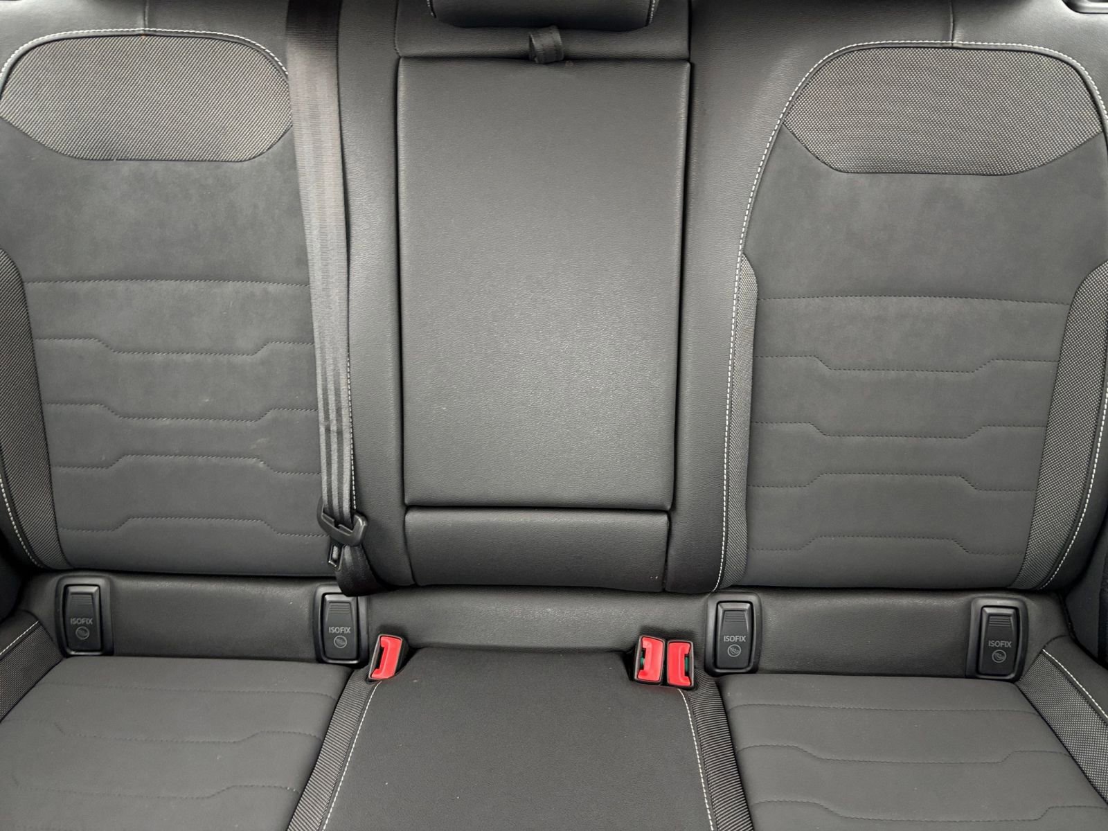 Used 2025 Volkswagen Taos SE AWD/4WD image 40