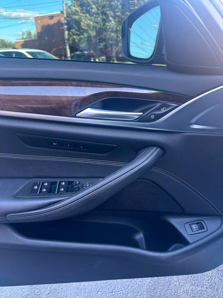 Used 2018 BMW 530i xDrive w/ Premium Package AWD/4WD image 16