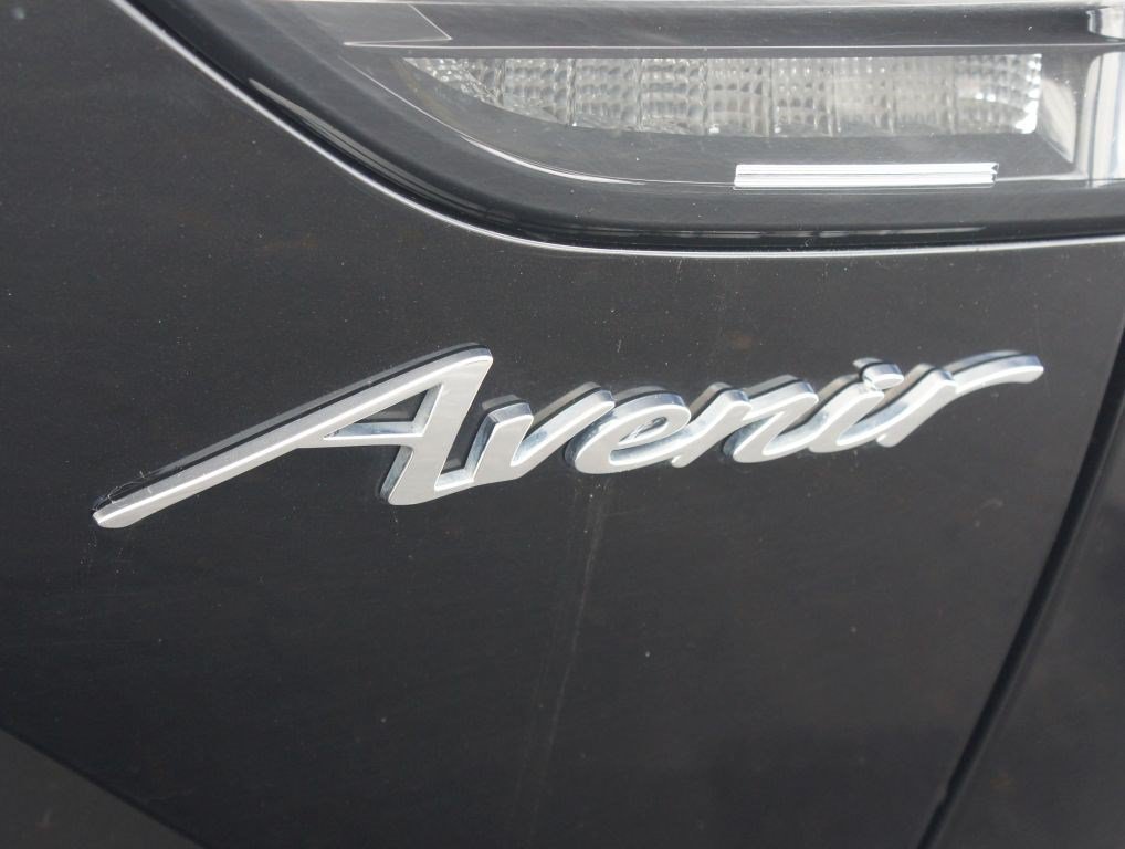Used 2023 Buick Envision Avenir AWD/4WD image 19