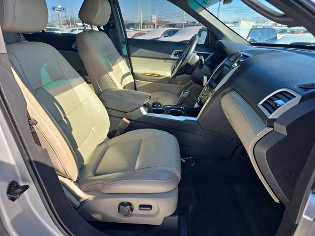 Used 2014 Ford Explorer XLT w/ Equipment Group 202A image 23