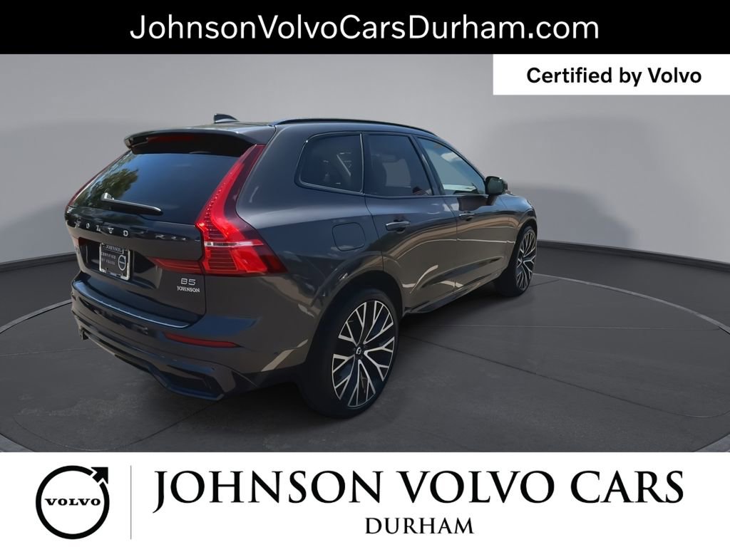 Used 2023 Volvo XC60 B5 Ultimate w/ Climate Package FWD image 9
